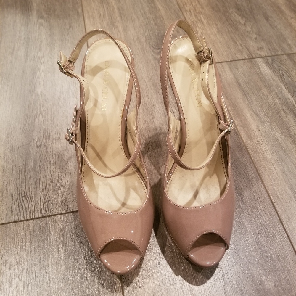 Mary Jane pumps